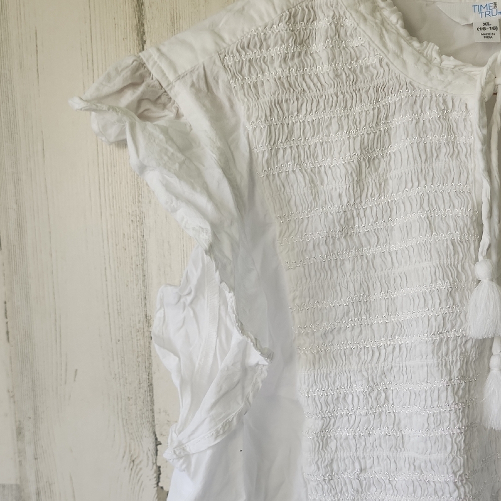 Time and Tru White Textured Smocked Blouse with Tassels Size XL 16-18 - Picture 4 of 9